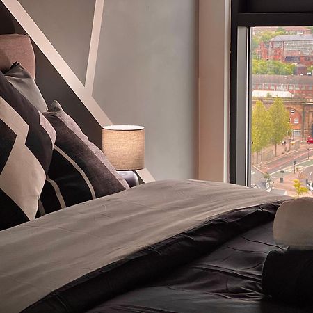 Penthouse Gem, Central, Scenic Views, Stylish, Modern, City Centre 2Br Шефилд Экстерьер фото