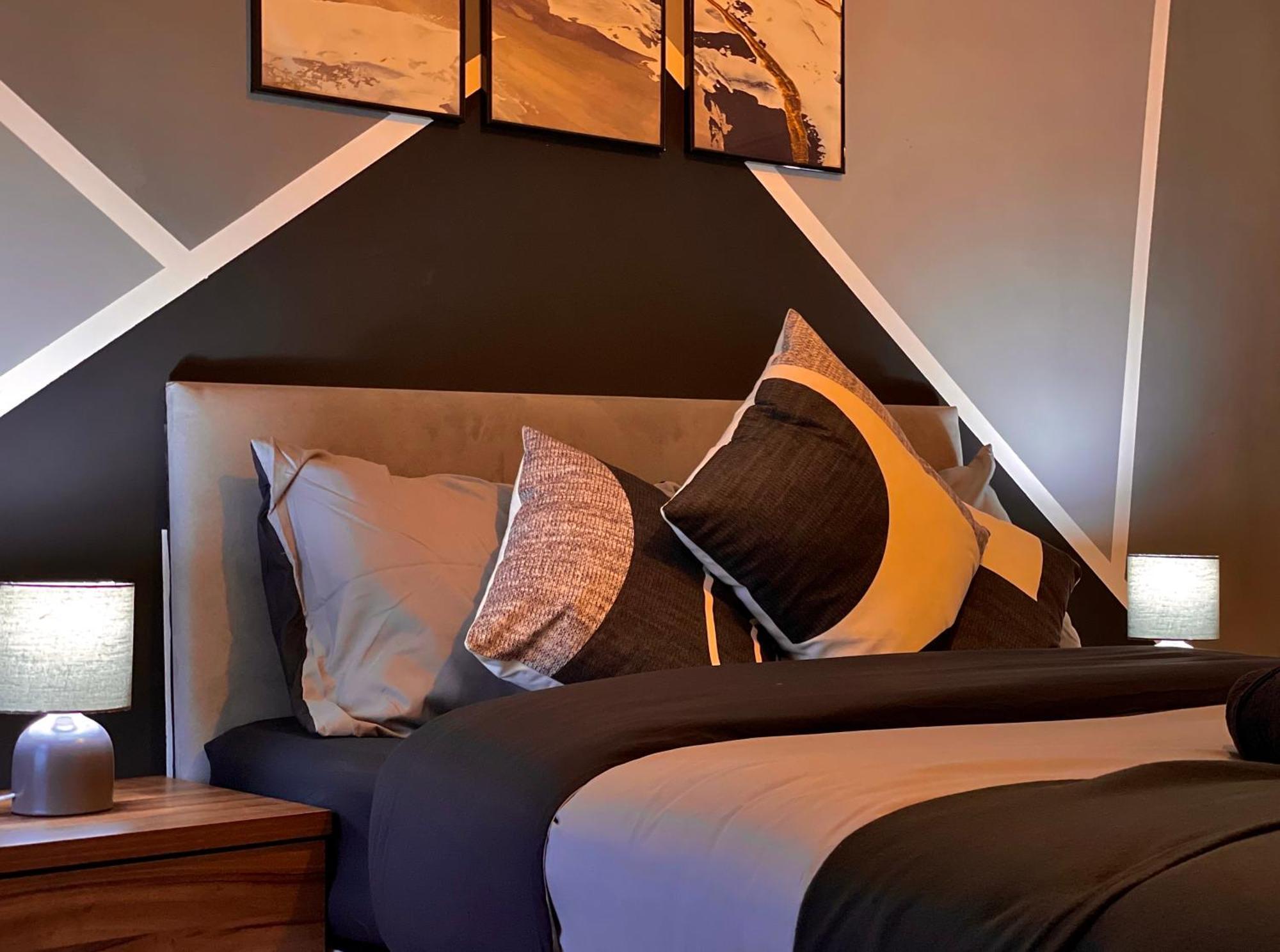 Penthouse Gem, Central, Scenic Views, Stylish, Modern, City Centre 2Br Шефилд Экстерьер фото